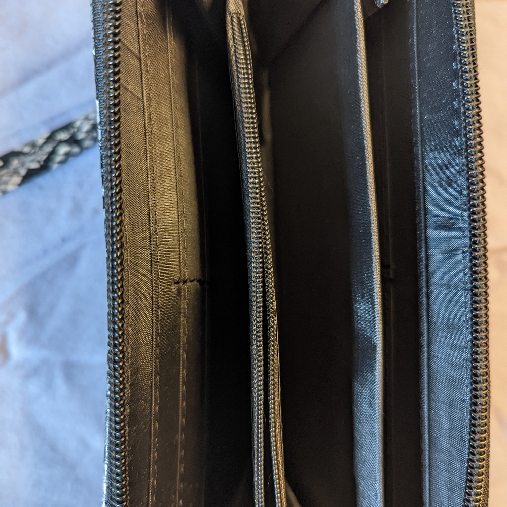3 Random Women's Wallets - Picture 6 of 7